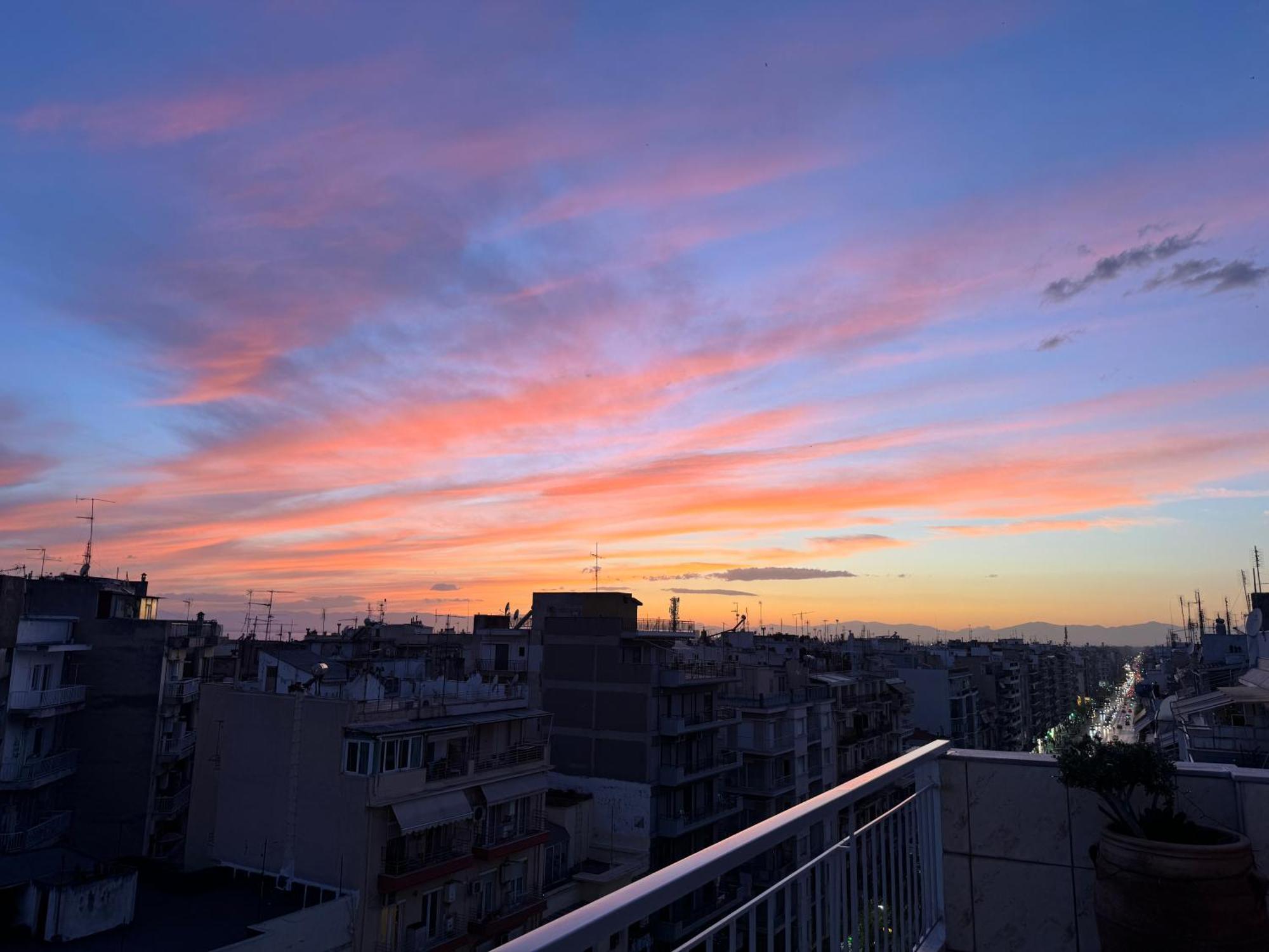 Horizon /Downtown Penthouse W/ Massive Terrace Apartment Thessaloniki Exterior photo
